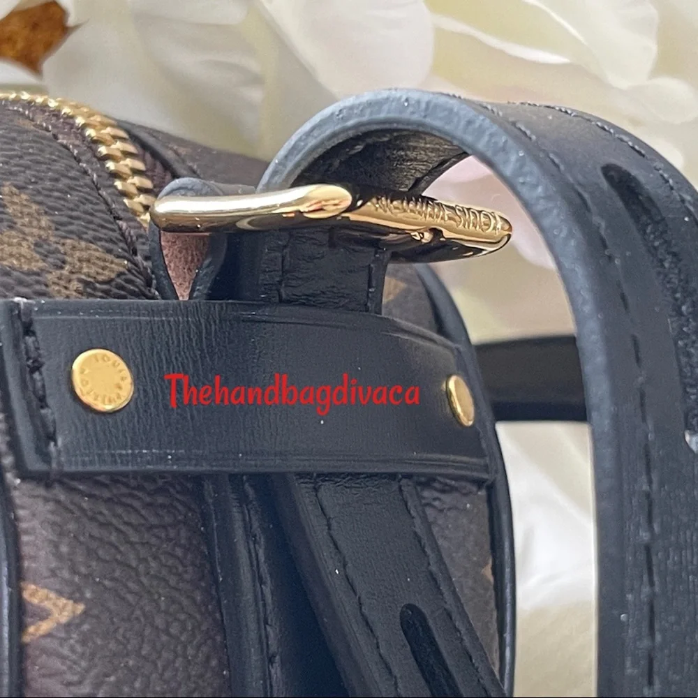 ❌SOLD❌Louis Vuitton Fall In Love Sac Couer ( heart bag ) - Picture 6 of 10